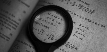 Куда можно поступить с базовой или профильной математикой в России